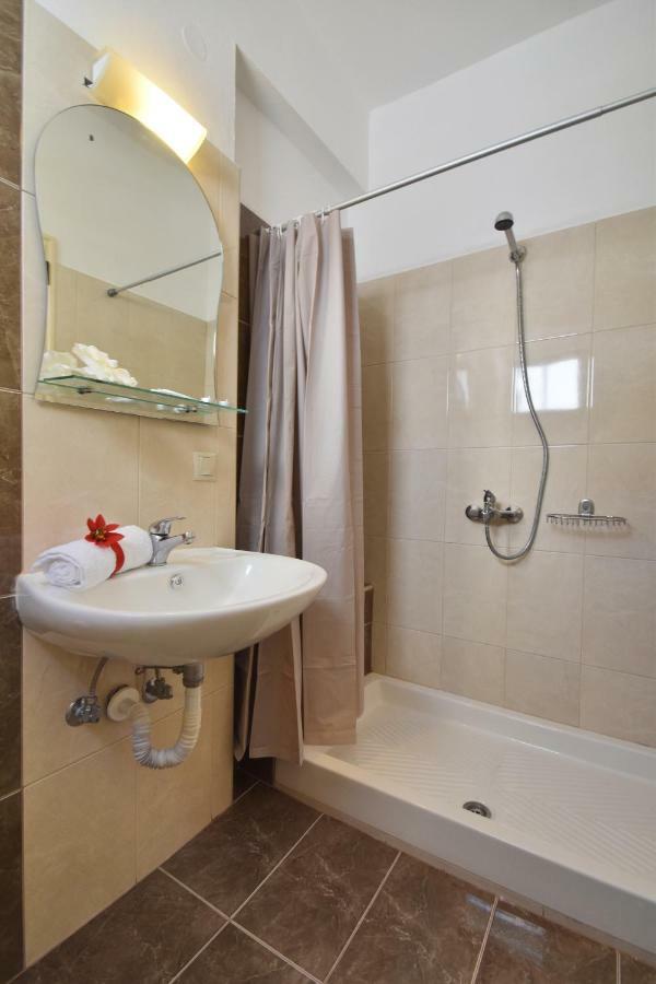 Aigli Rooms Leptokarya  Esterno foto